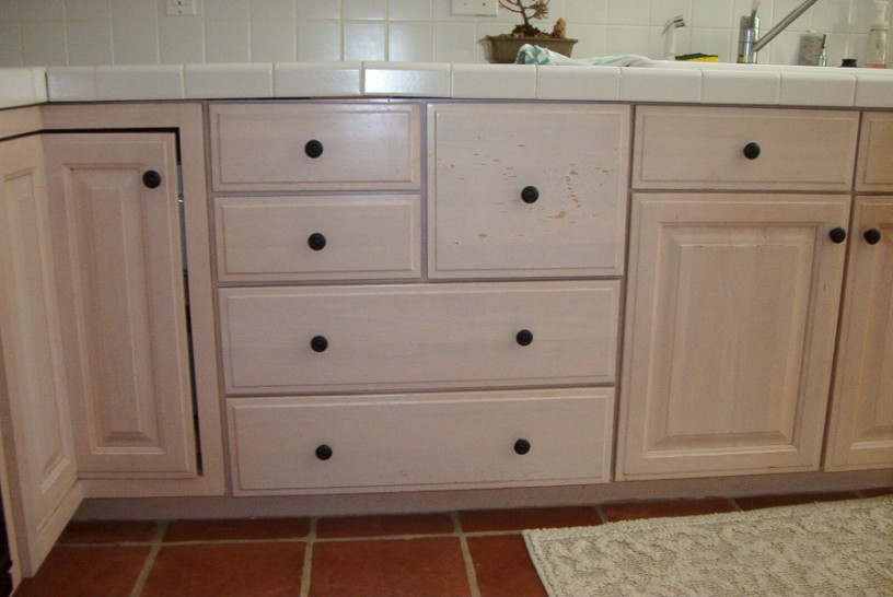Cabinet Refacing Before